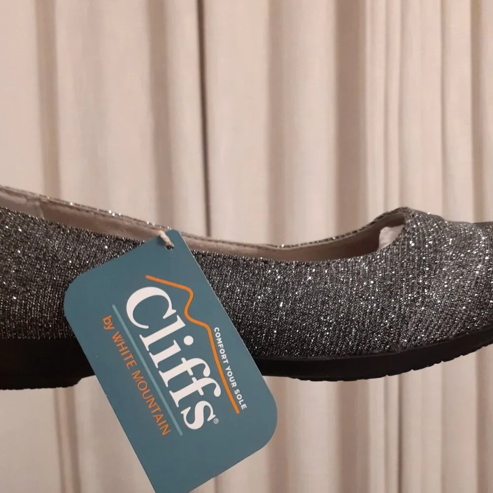 SILVER SPARKLE FLATS NEW WITH TAGS CLIFFS BY WHITE MOUNTAIN - Picture 12 of 13